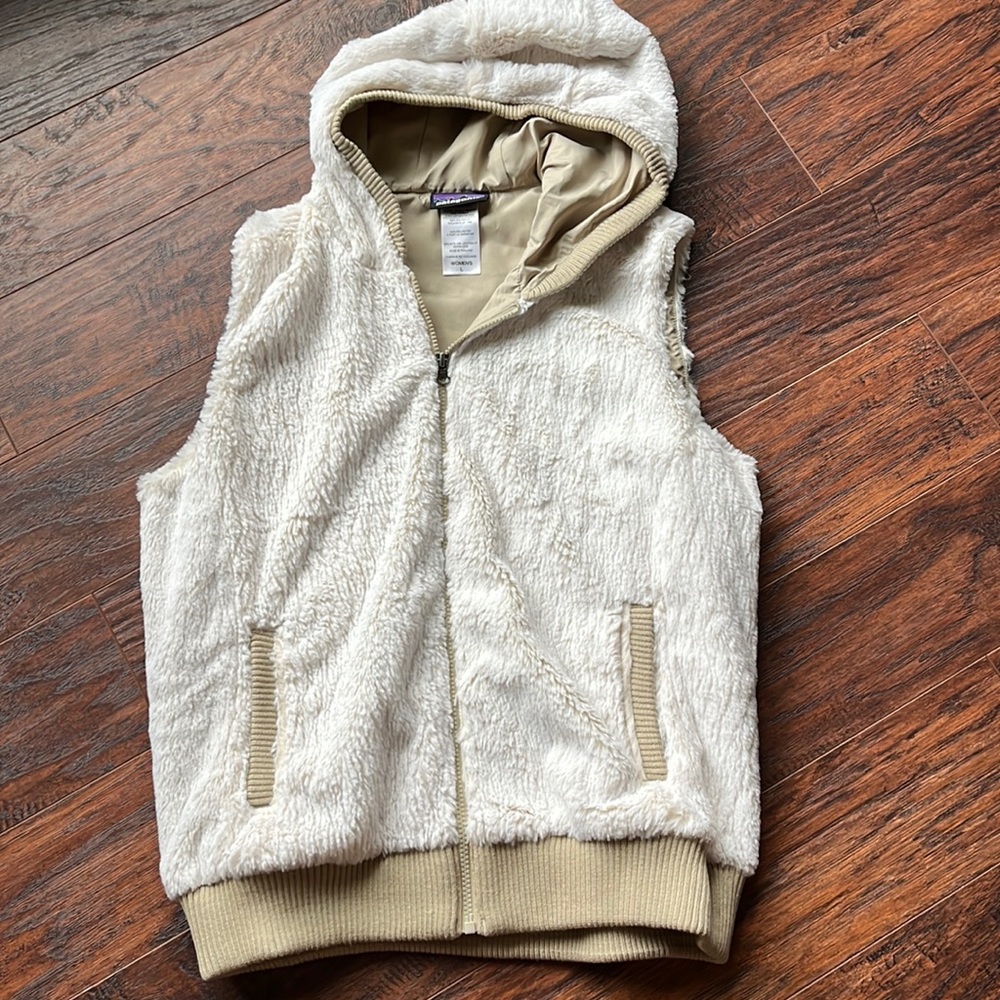 Patagonia Cream Sherpa Fleece Hooded Vest